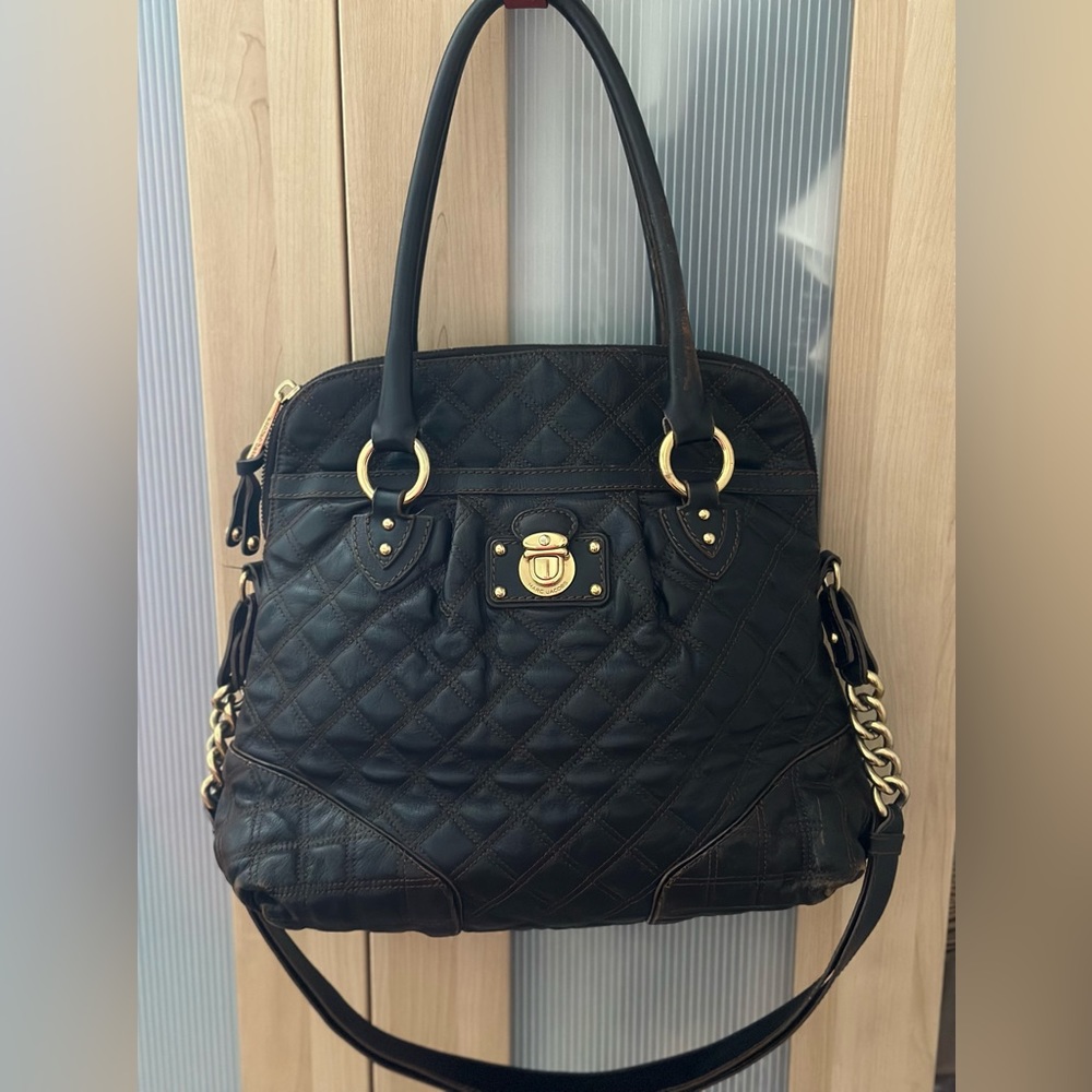 quilted leather bag. Wear to corners see photos. DROP: 7.5” handle/ 11” shoulder